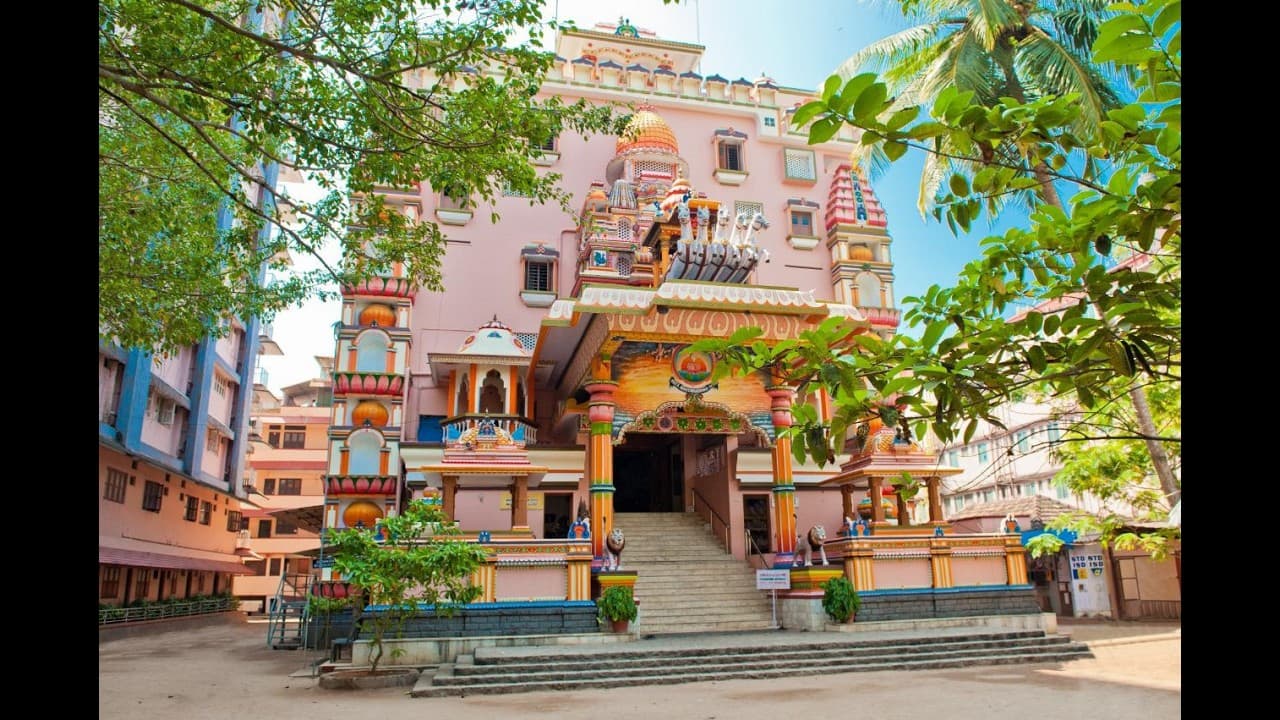 Mata Amritanandamayi Devi — Amma live darshan